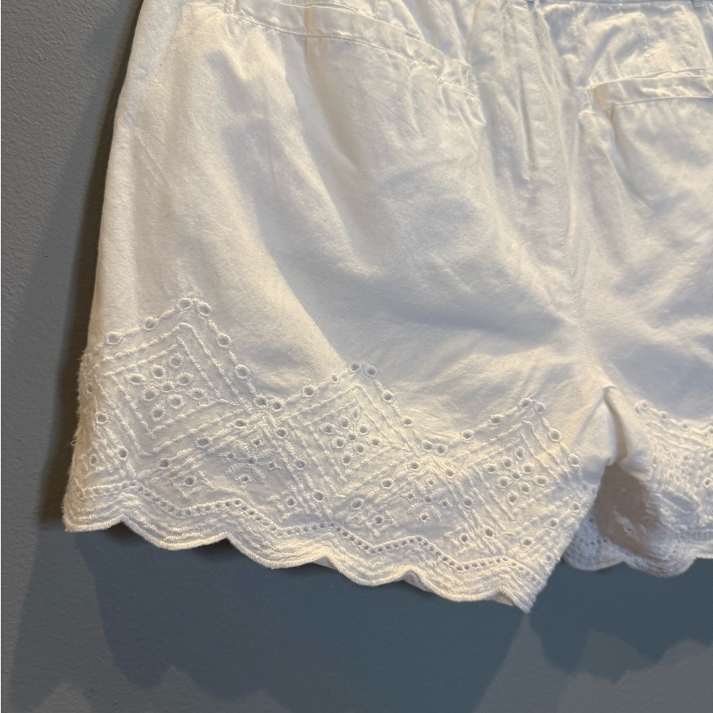 GAP High Waist White Shorts with Textured Fabric - Picture 7 of 8